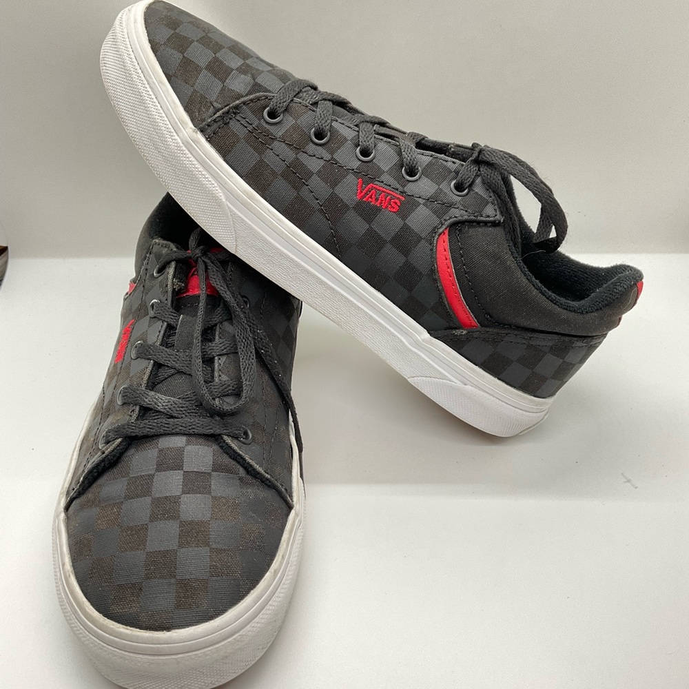 VANS OFF THE WALL Seldan Boys Skater Sneakers Black Checkered & Red Sz 5 youth